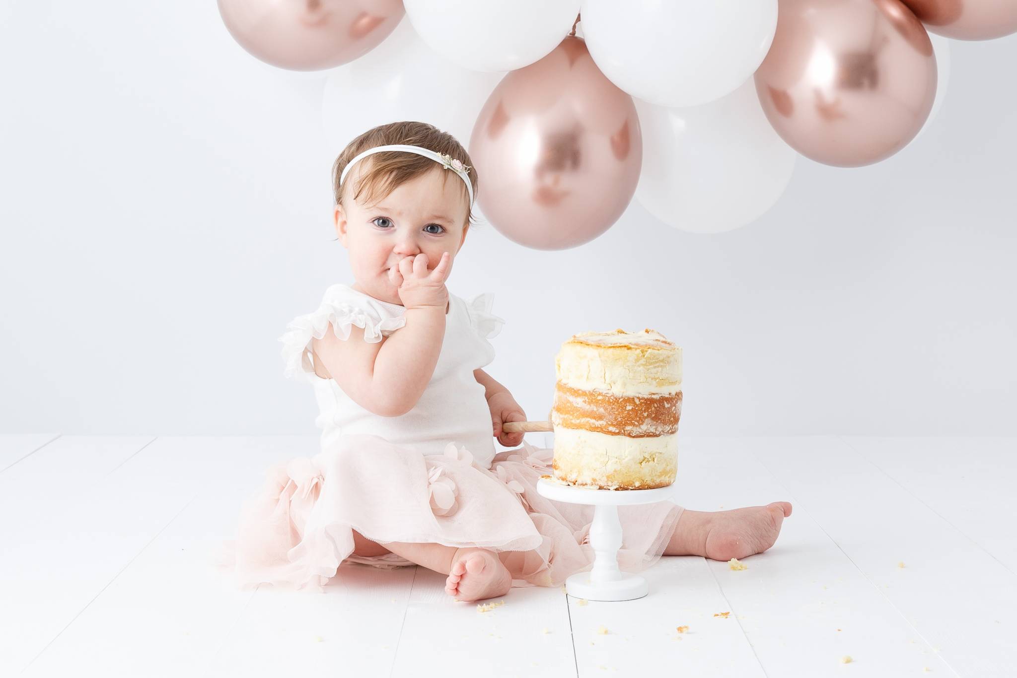 Cake Smash Photography, High Wycombe, Buckinghamshire, Baby, 1st Birthday, studio photoshoot