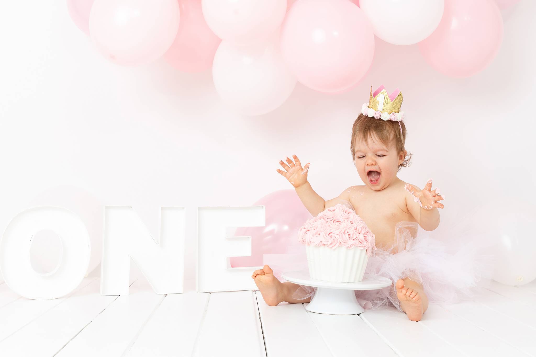 Cake Smash Photography, High Wycombe, Buckinghamshire, Baby, 1st Birthday, studio photoshoot