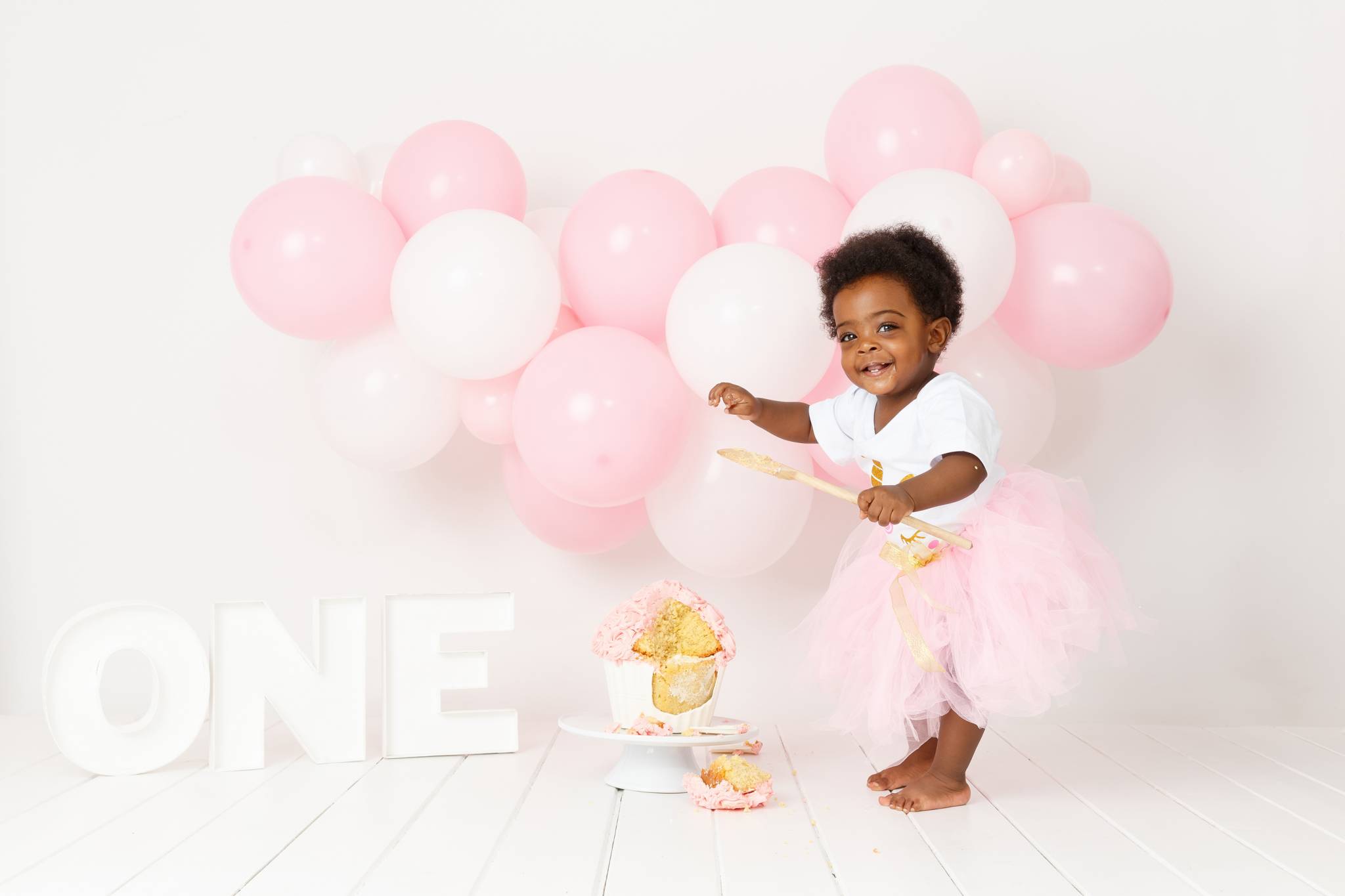 Cake Smash Photography, High Wycombe, Buckinghamshire, Baby, 1st Birthday, studio photoshoot