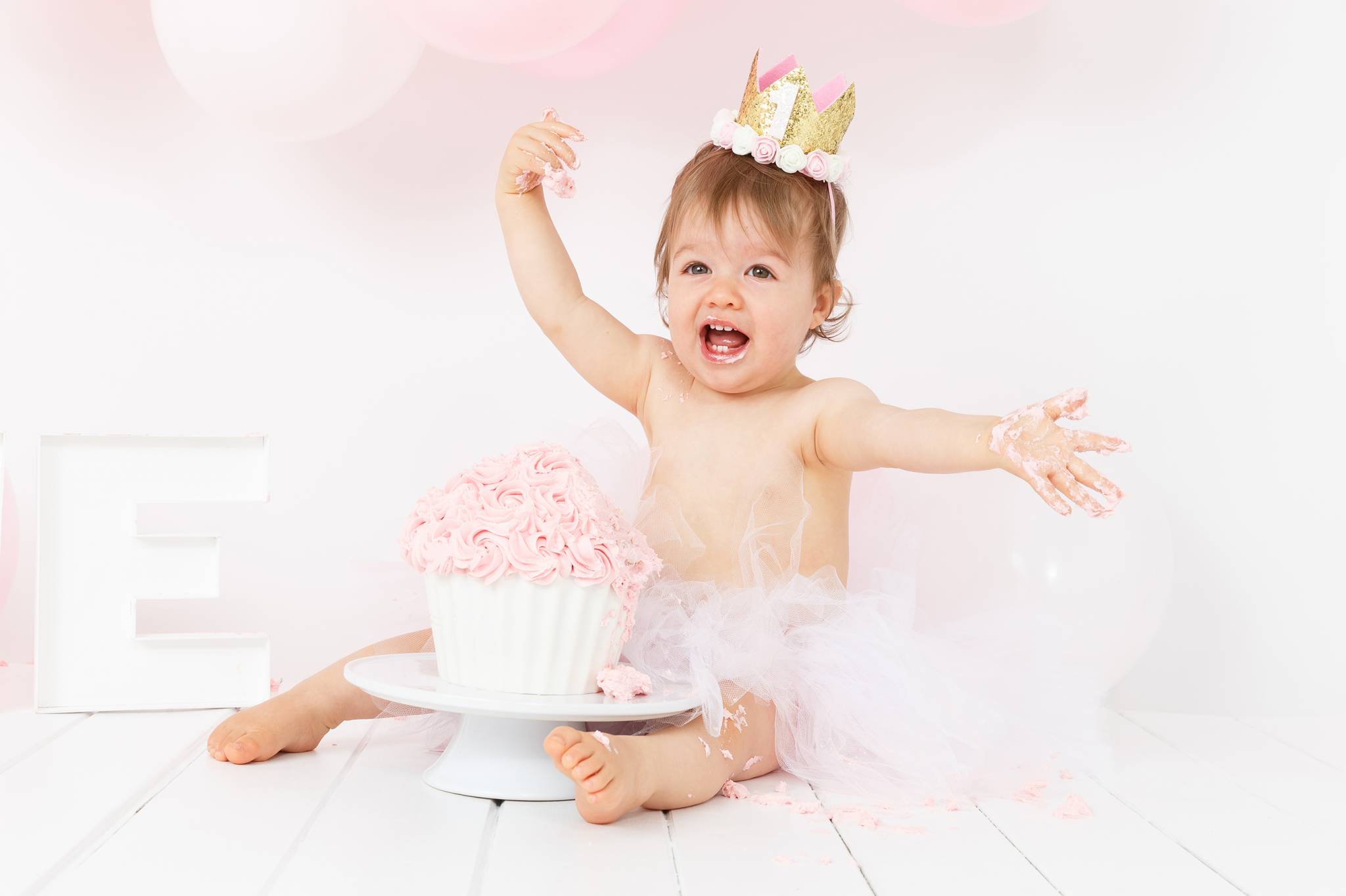 Cake Smash Photography, High Wycombe, Buckinghamshire, Baby, 1st Birthday, studio photoshoot