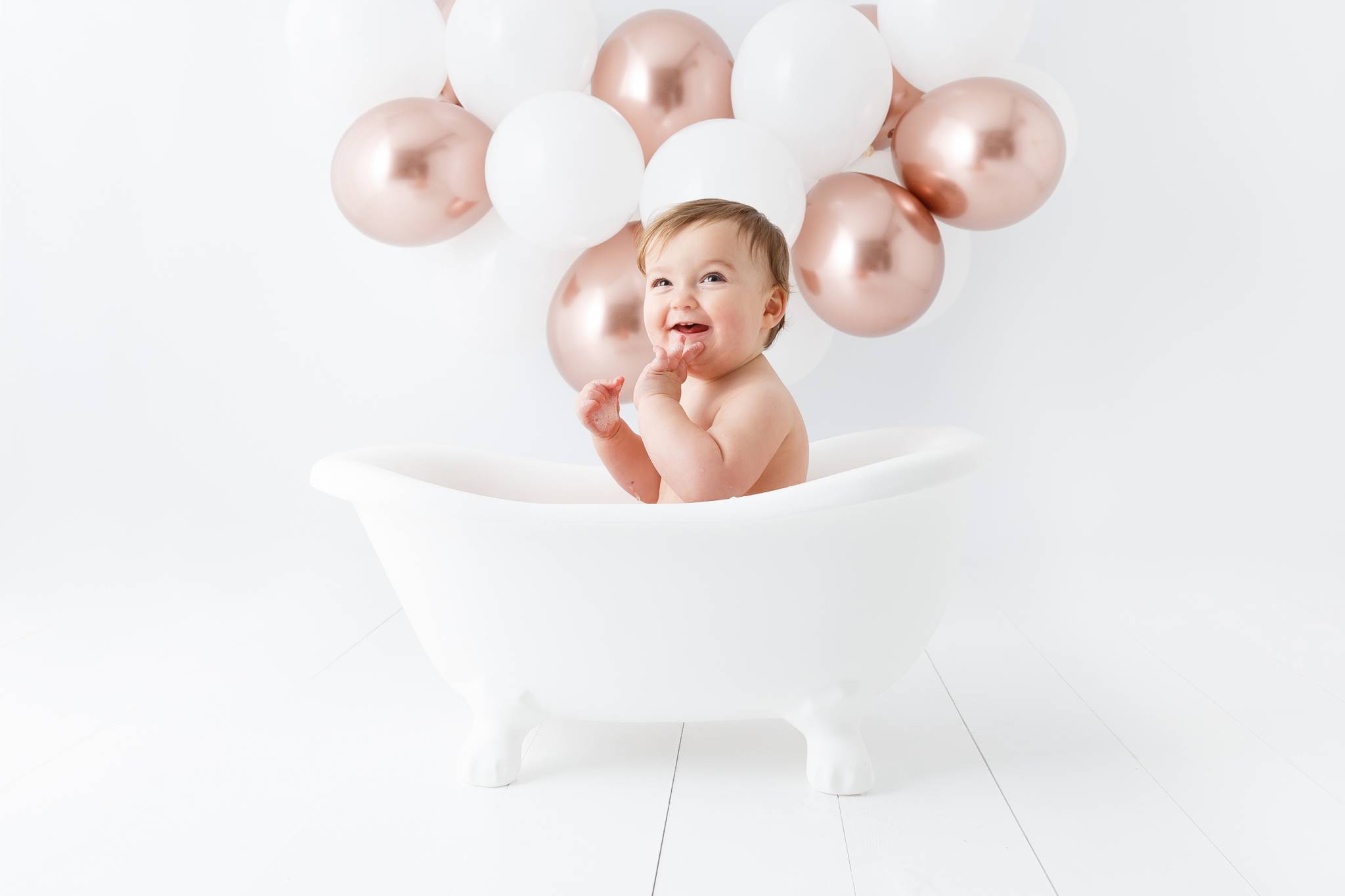 Cake Smash Photography, High Wycombe, Buckinghamshire, Baby, 1st Birthday, studio photoshoot