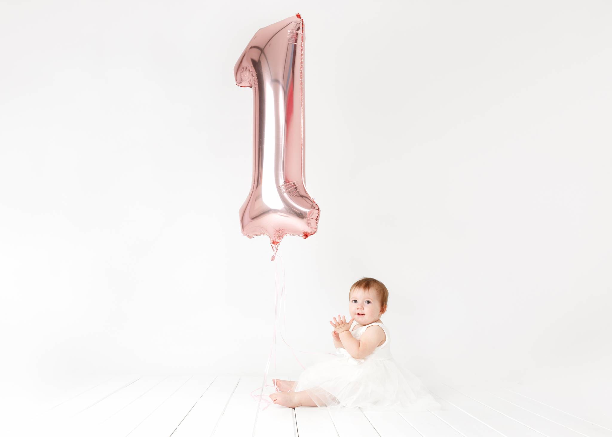 Cake Smash Photography, High Wycombe, Buckinghamshire, Baby, 1st Birthday, studio photoshoot