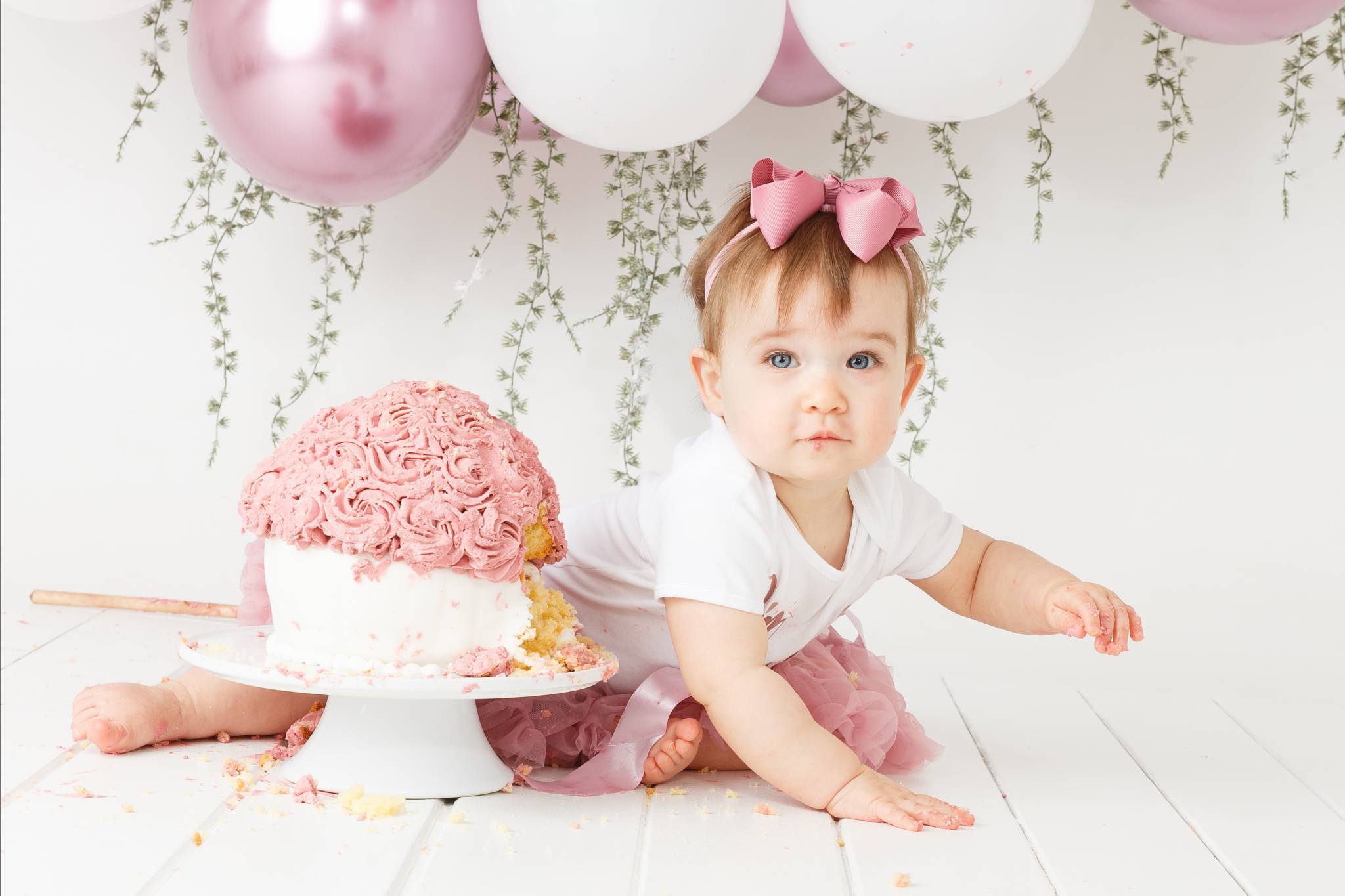 Cake Smash Photography, High Wycombe, Buckinghamshire, Baby, 1st Birthday, studio photoshoot