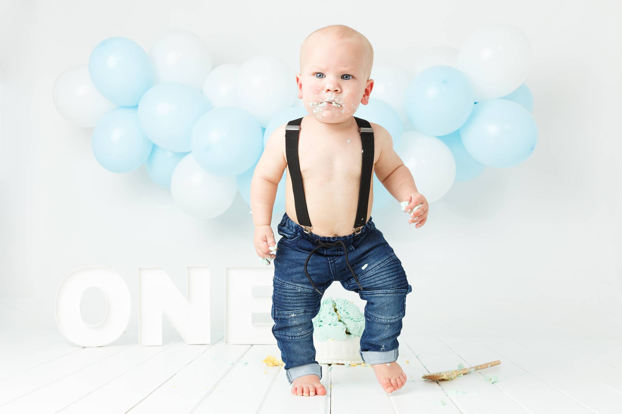 Cake Smash Photography, High Wycombe, Buckinghamshire, Baby, 1st Birthday, studio photoshoot