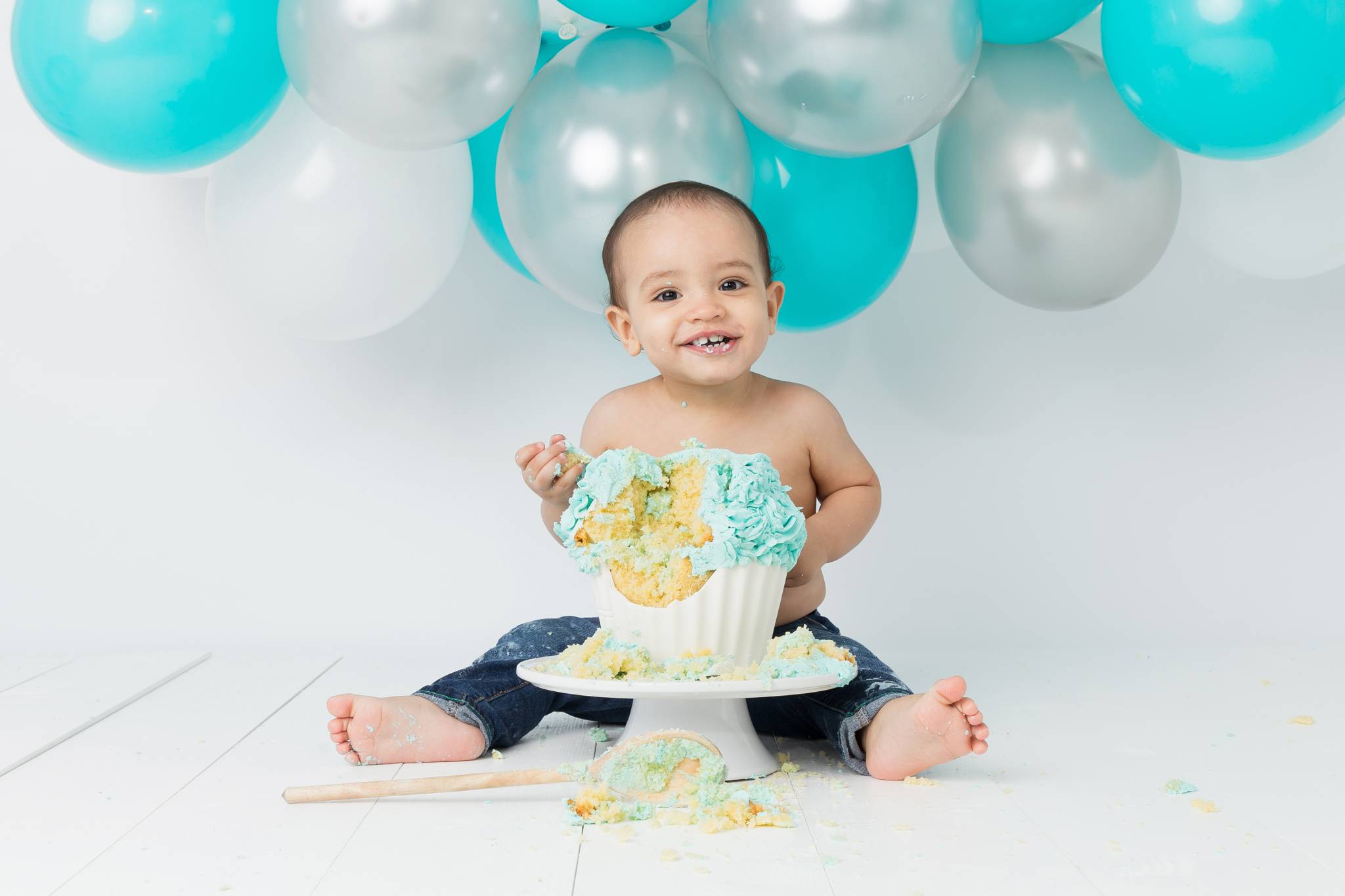 Cake Smash Photography, High Wycombe, Buckinghamshire, Baby, 1st Birthday, studio photoshoot