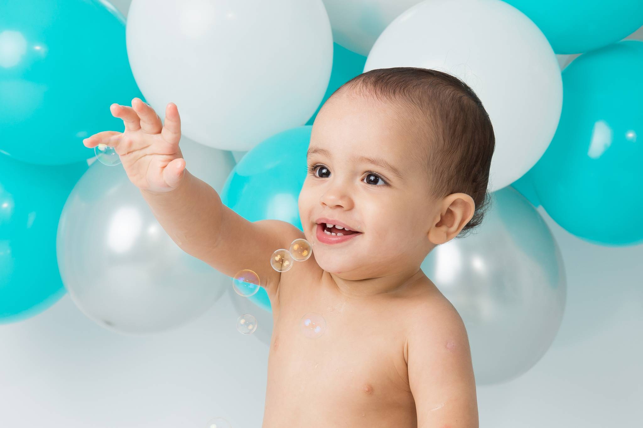 Cake Smash Photography, High Wycombe, Buckinghamshire, Baby, 1st Birthday, studio photoshoot