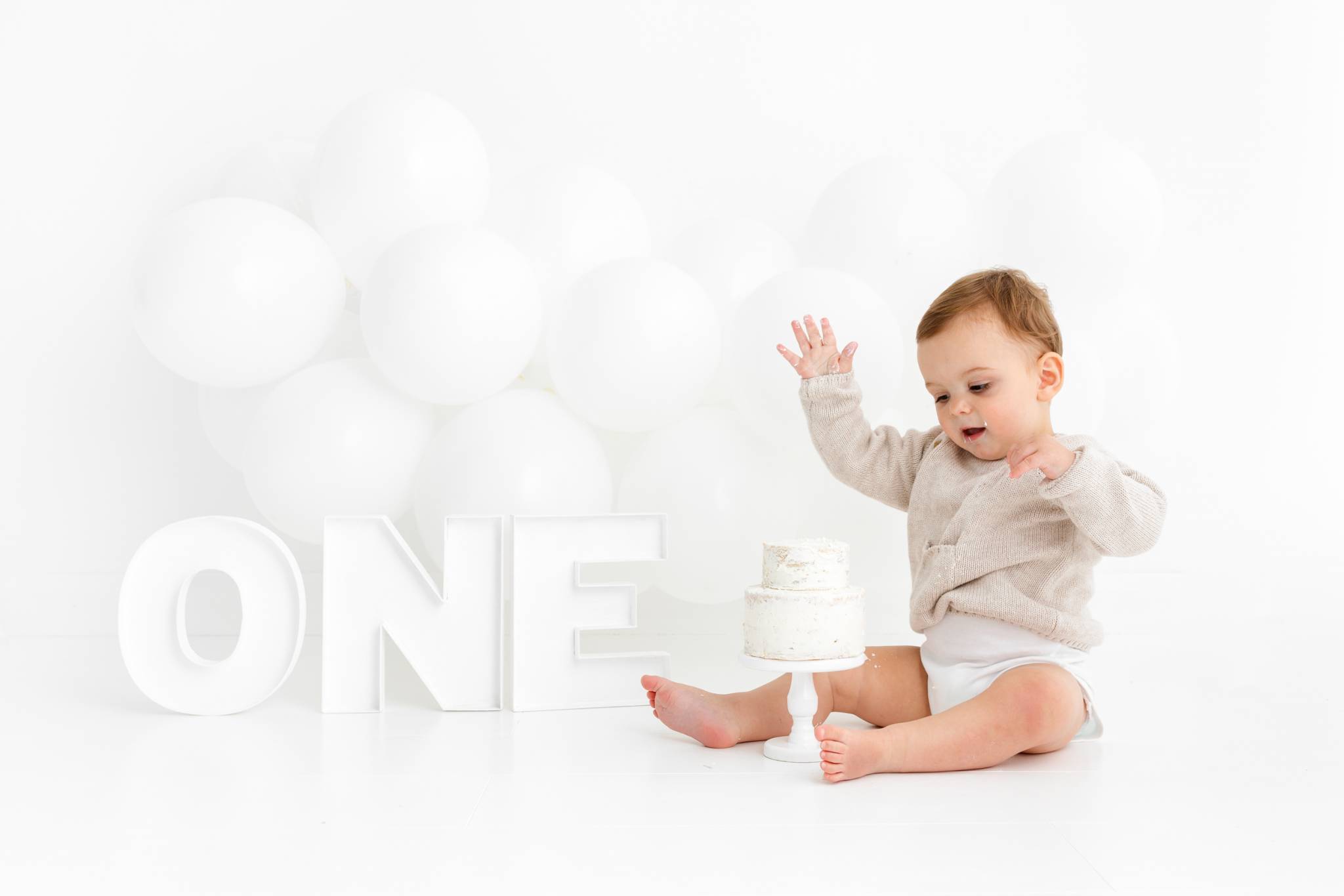 Cake Smash Photography, High Wycombe, Buckinghamshire, Baby, 1st Birthday, studio photoshoot