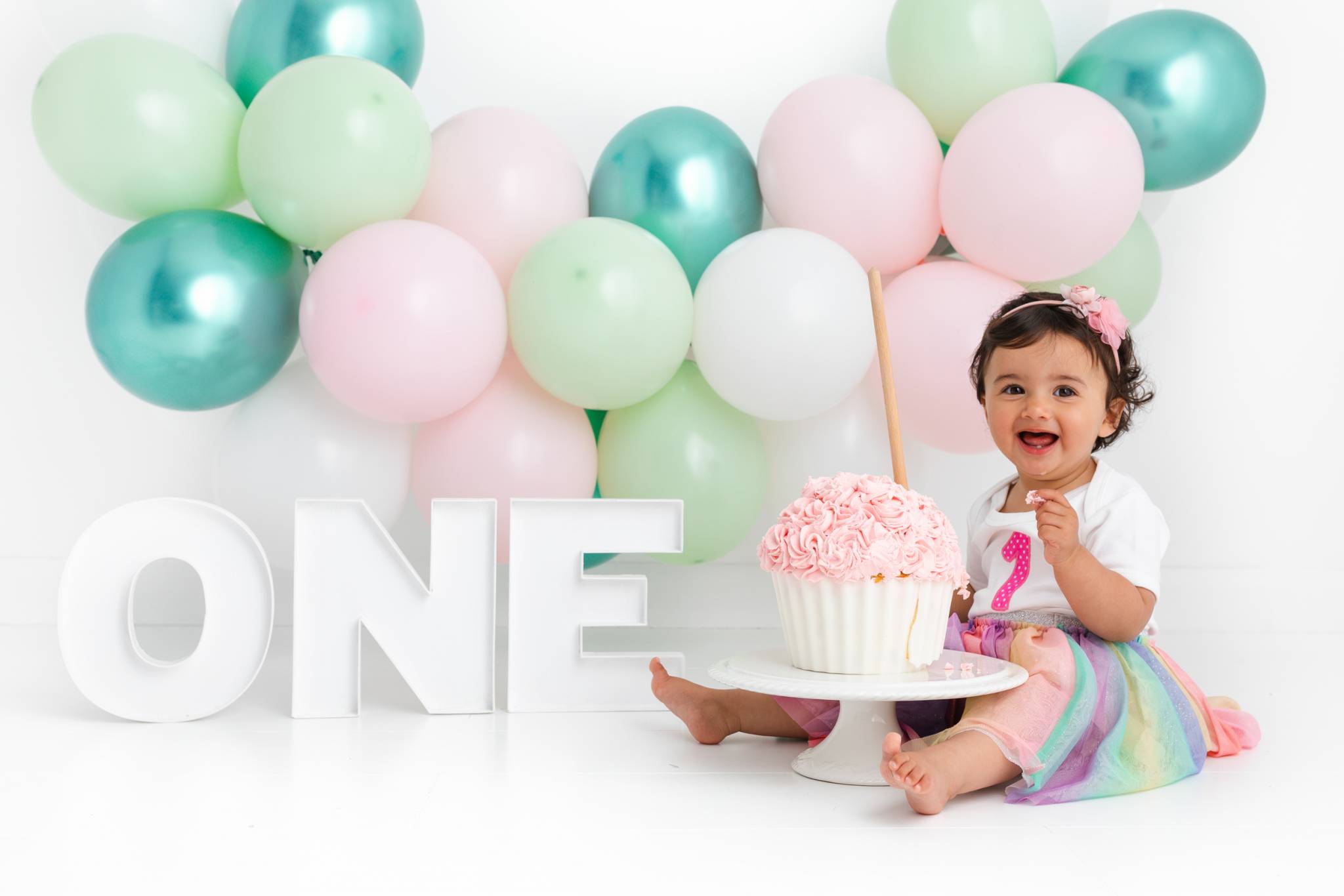 Cake Smash Photography, High Wycombe, Buckinghamshire, Baby, 1st Birthday, studio photoshoot