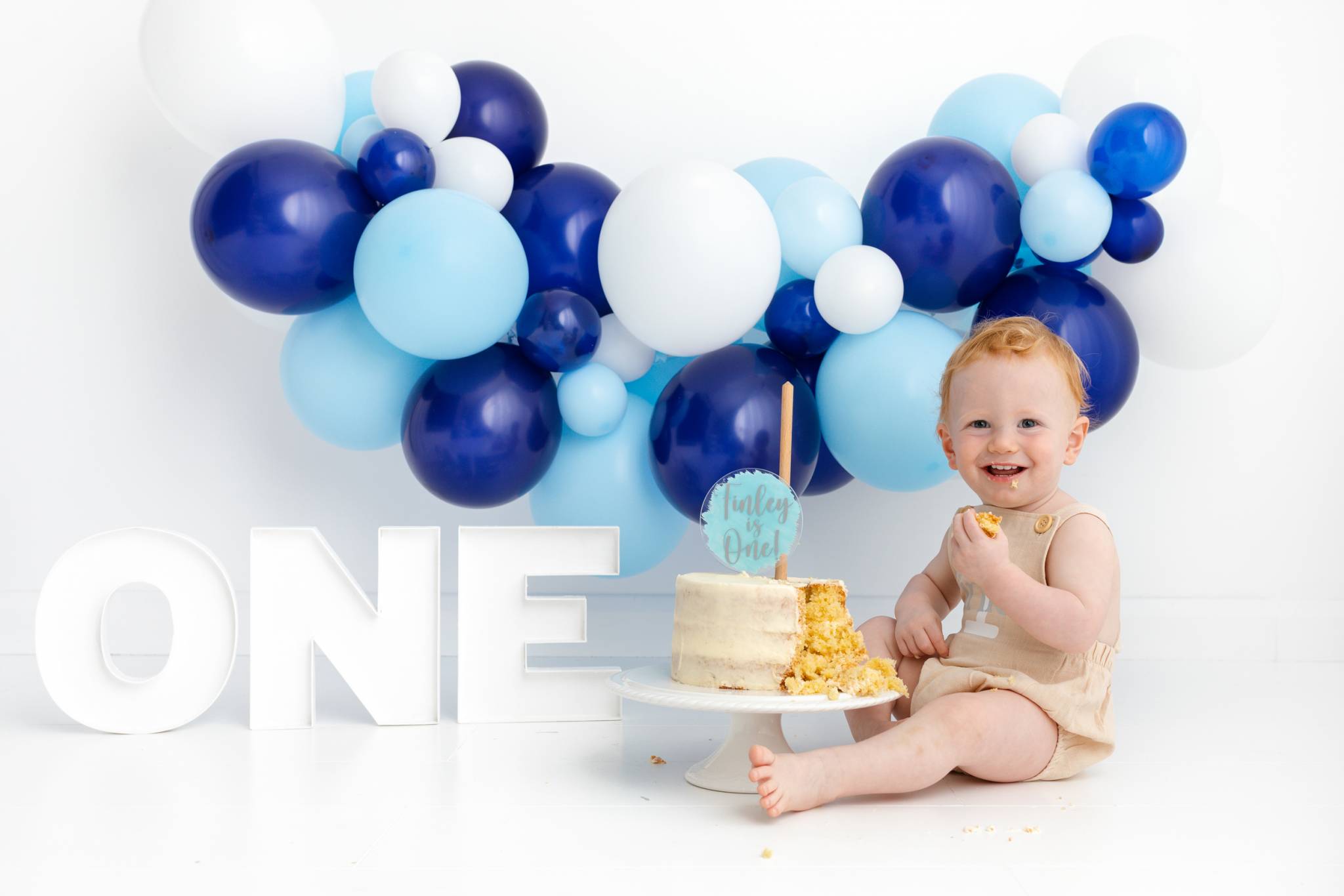 Cake Smash Photography, High Wycombe, Buckinghamshire, Baby, 1st Birthday, studio photoshoot