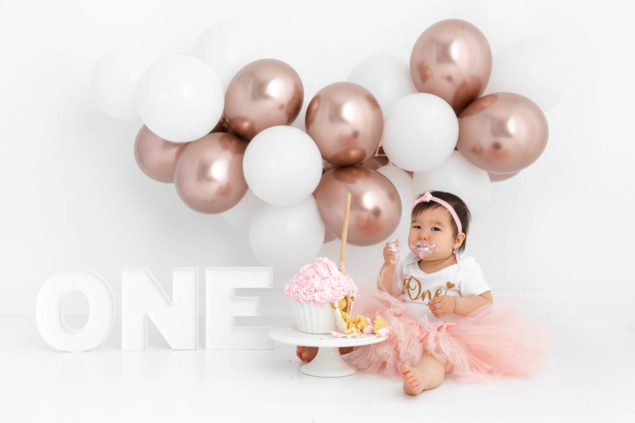 Cake Smash Photography, High Wycombe, Buckinghamshire, Baby, 1st Birthday, studio photoshoot