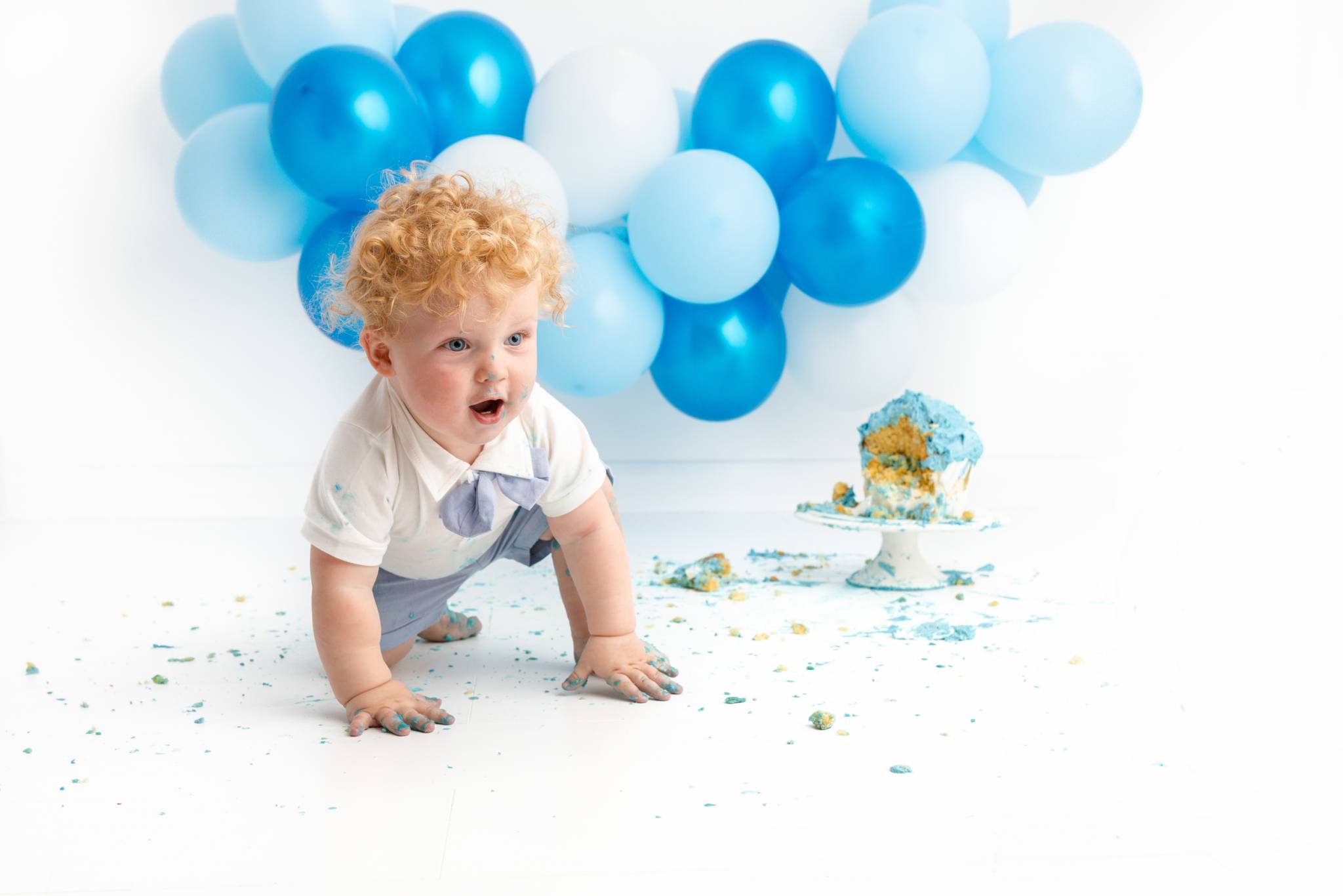 Cake Smash Photography, High Wycombe, Buckinghamshire, Baby, 1st Birthday, studio photoshoot