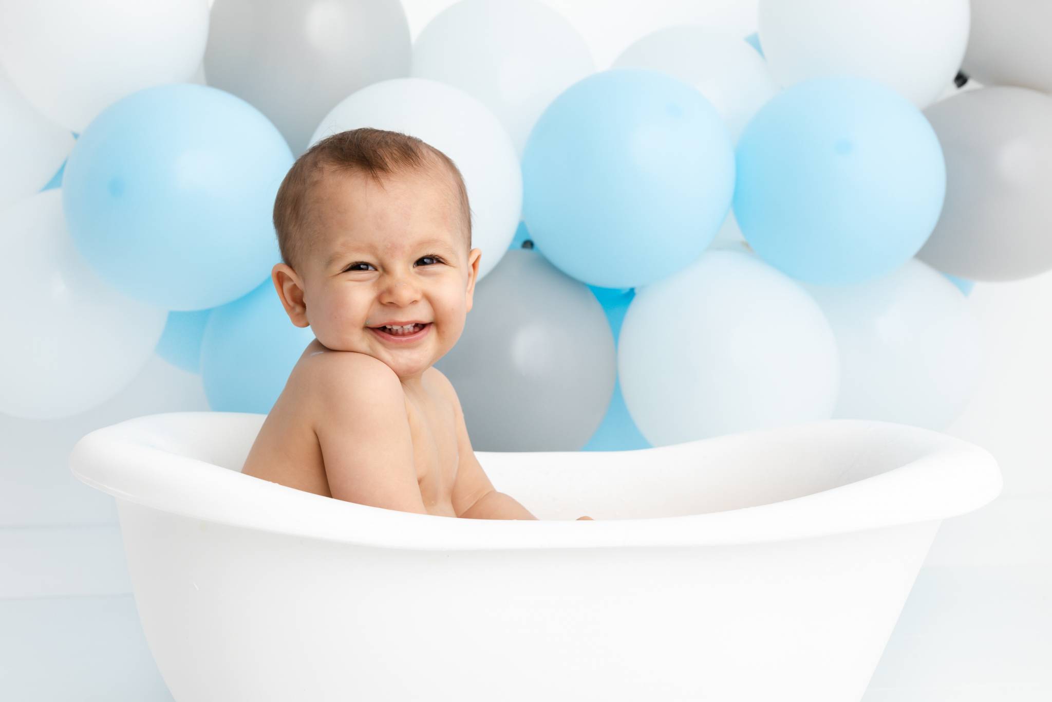 Cake Smash Photography, High Wycombe, Buckinghamshire, Baby, 1st Birthday, studio photoshoot