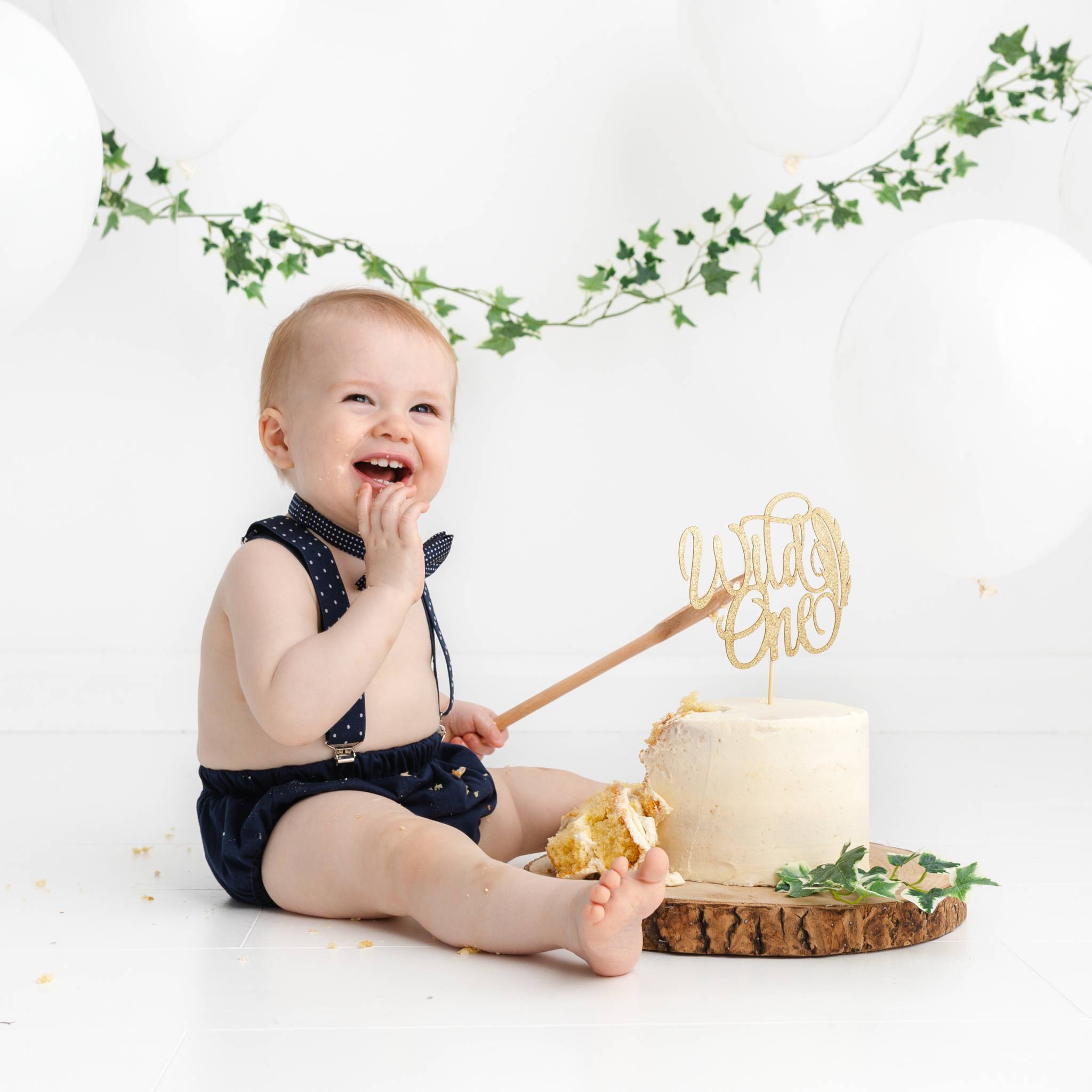 Cake Smash Photography, High Wycombe, Buckinghamshire, Baby, 1st Birthday, studio photoshoot