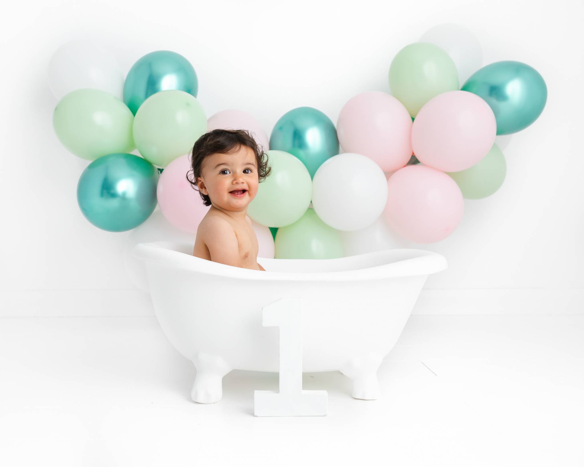 Cake Smash Photography, High Wycombe, Buckinghamshire, Baby, 1st Birthday, studio photoshoot