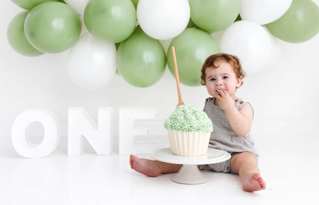 Cake Smash Photography, High Wycombe, Buckinghamshire, Baby, 1st Birthday, studio photoshoot