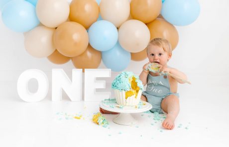 Cake Smash Photography, High Wycombe, Buckinghamshire, Baby, 1st Birthday, studio photoshoot