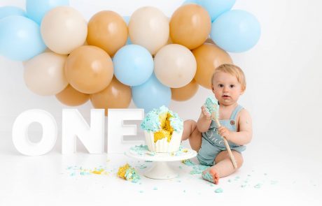 Cake Smash Photography, High Wycombe, Buckinghamshire, Baby, 1st Birthday, studio photoshoot