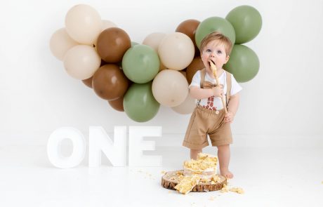 Cake Smash Photography, High Wycombe, Buckinghamshire, Baby, 1st Birthday, studio photoshoot