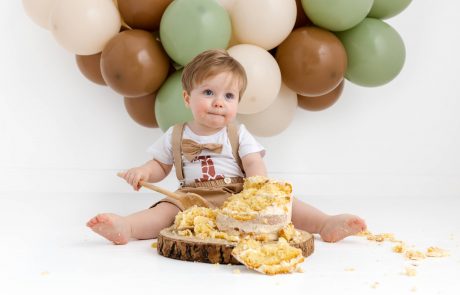 Cake Smash Photography, High Wycombe, Buckinghamshire, Baby, 1st Birthday, studio photoshoot