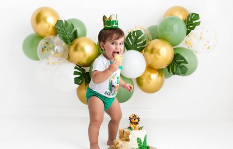 Cake Smash Photography, High Wycombe, Buckinghamshire, Baby, 1st Birthday, studio photoshoot