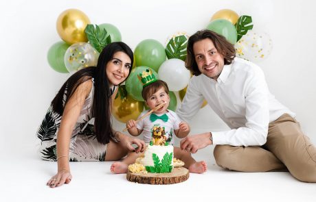 Cake Smash Photography, High Wycombe, Buckinghamshire, Baby, 1st Birthday, studio photoshoot