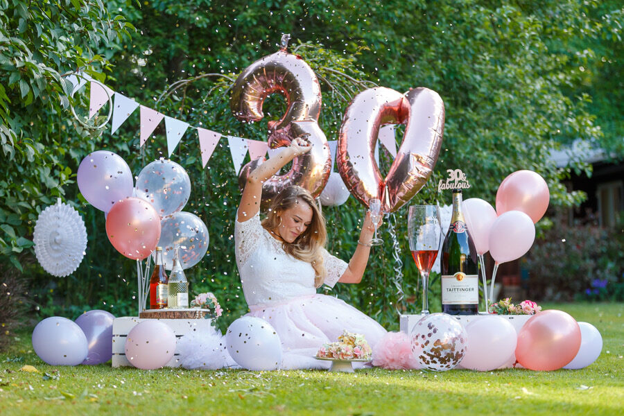 Adult Cake Smash Photography, High Wycombe, Buckinghamshire, 30th Birthday