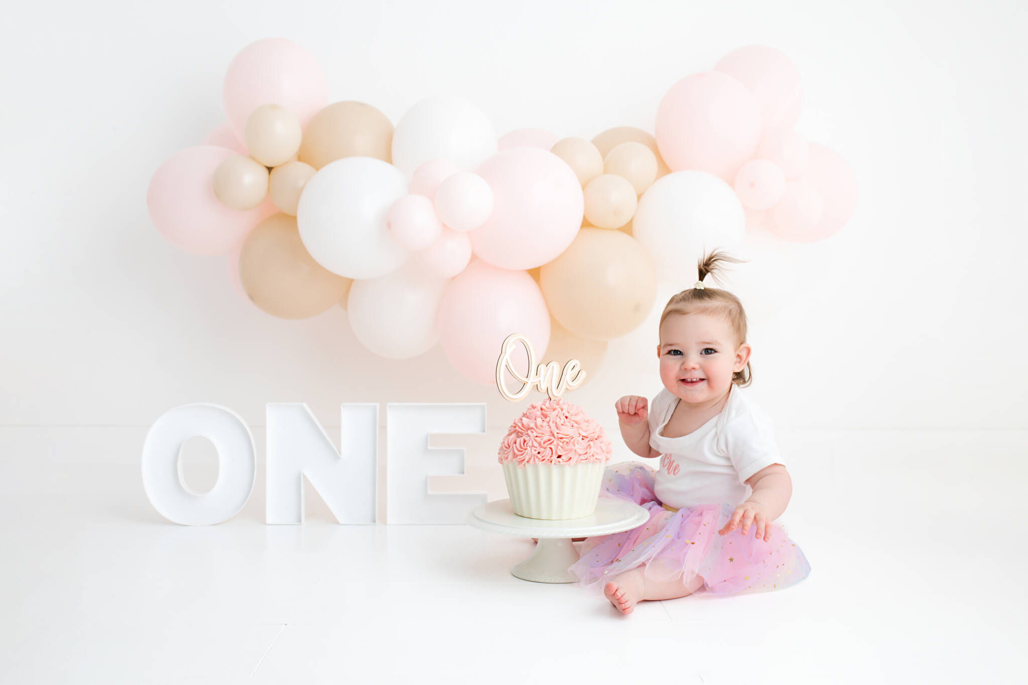 Cakesmash Photography, High Wycombe, Buckinghamshire, Baby, 1st Birthday, studio photoshoot
