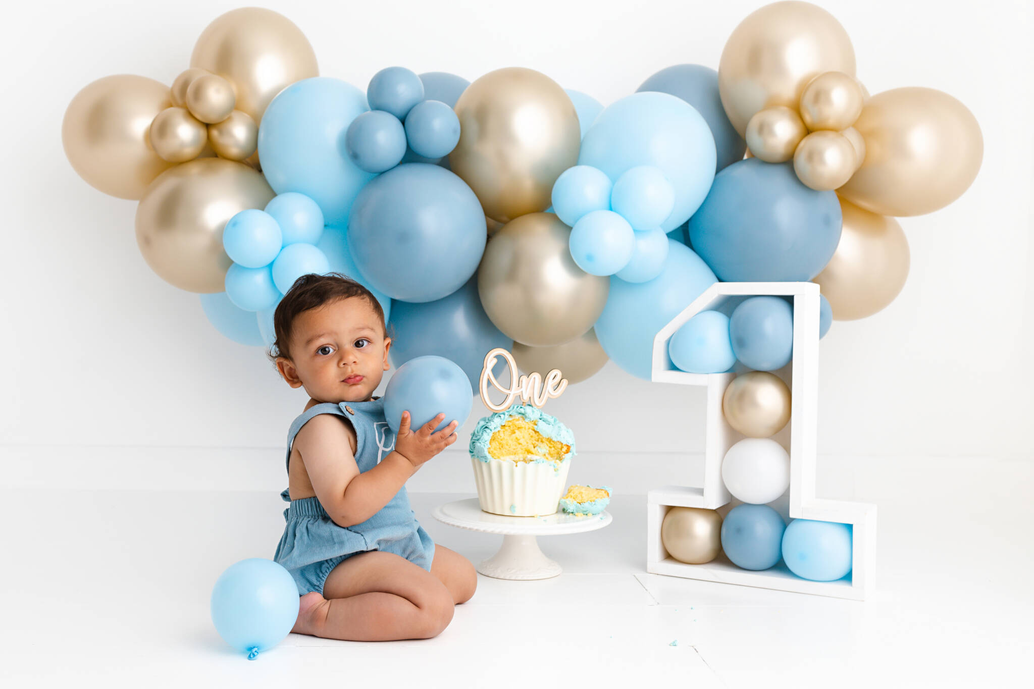 Cakesmash Photography, High Wycombe, Buckinghamshire, Baby, 1st Birthday, studio photoshoot
