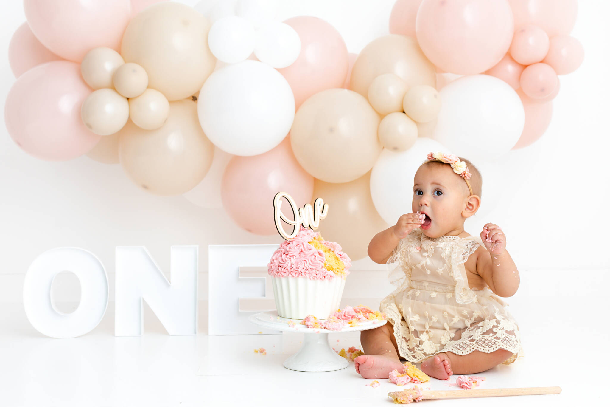 Cakesmash Photography, High Wycombe, Buckinghamshire, Baby, 1st Birthday, studio photoshoot