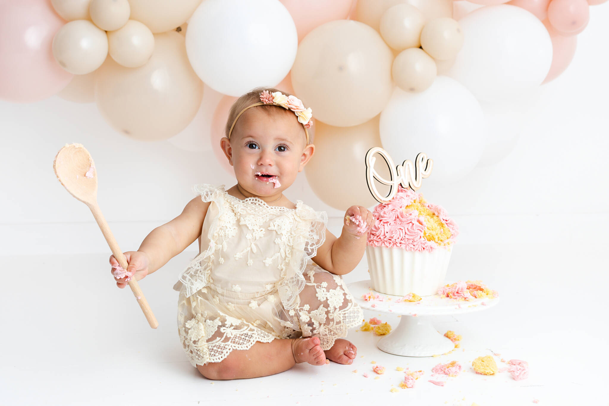 Cakesmash Photography, High Wycombe, Buckinghamshire, Baby, 1st Birthday, studio photoshoot