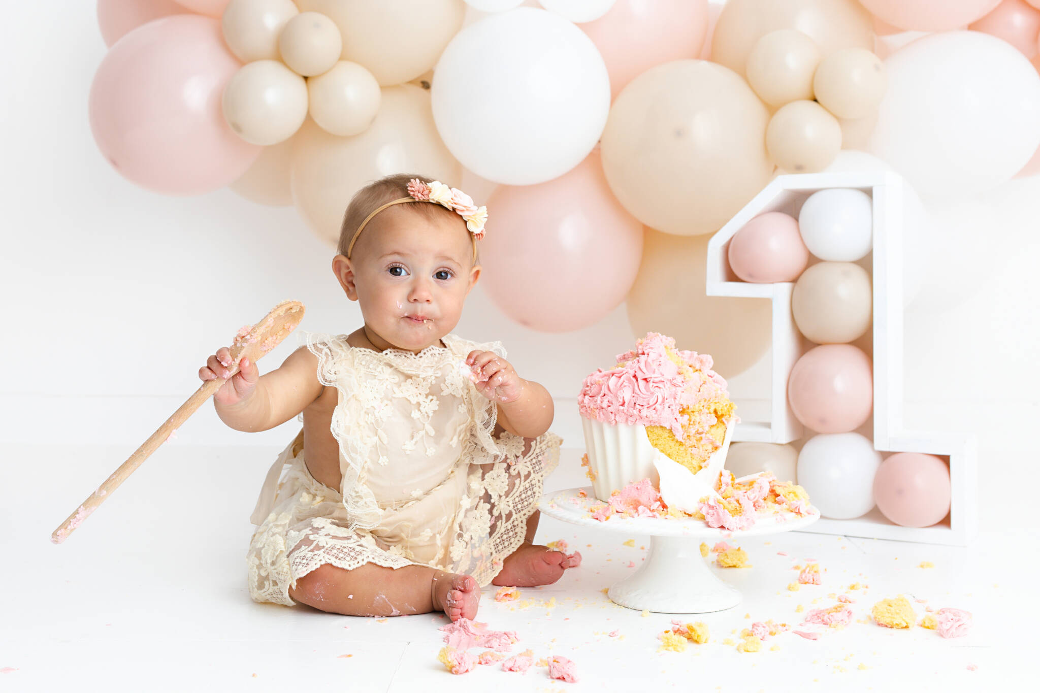 Cakesmash Photography, High Wycombe, Buckinghamshire, Baby, 1st Birthday, studio photoshoot
